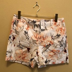 White House Black Market Floral Shorts NEW size 2